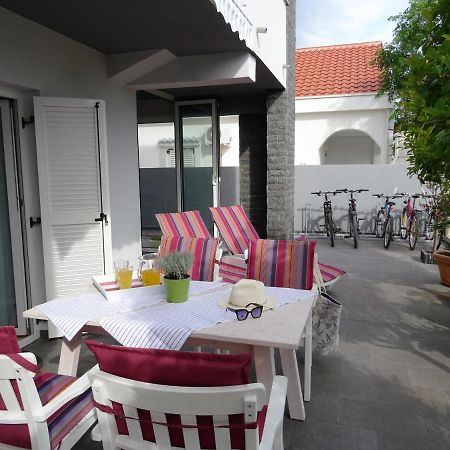 Apartments Topic Nin Luaran gambar
