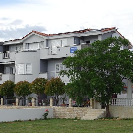 Apartments Topic Nin Luaran gambar