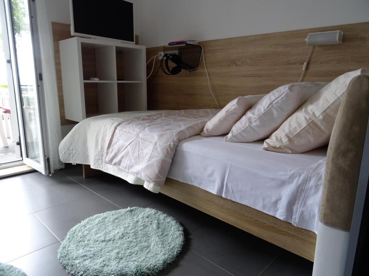 Apartments Topic Nin Luaran gambar