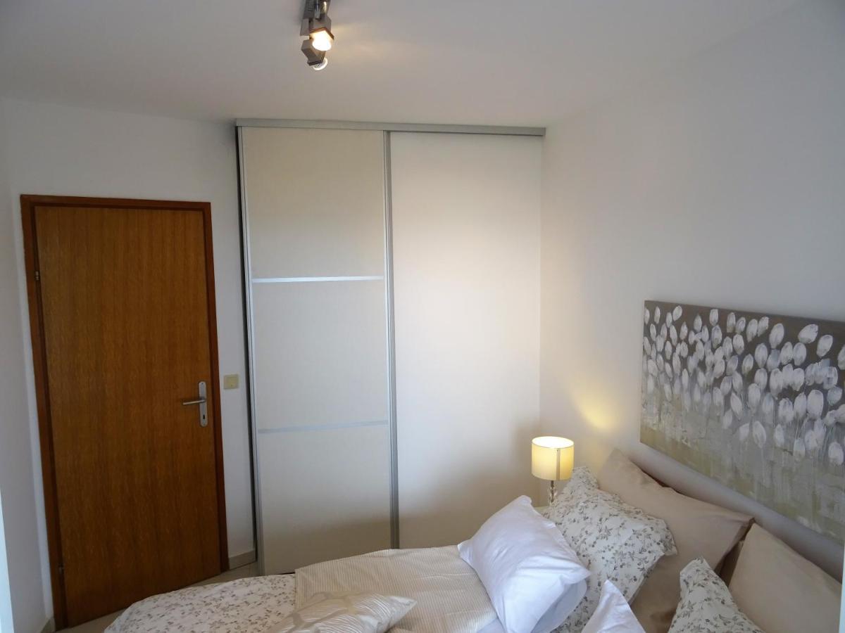 Apartments Topic Nin Luaran gambar