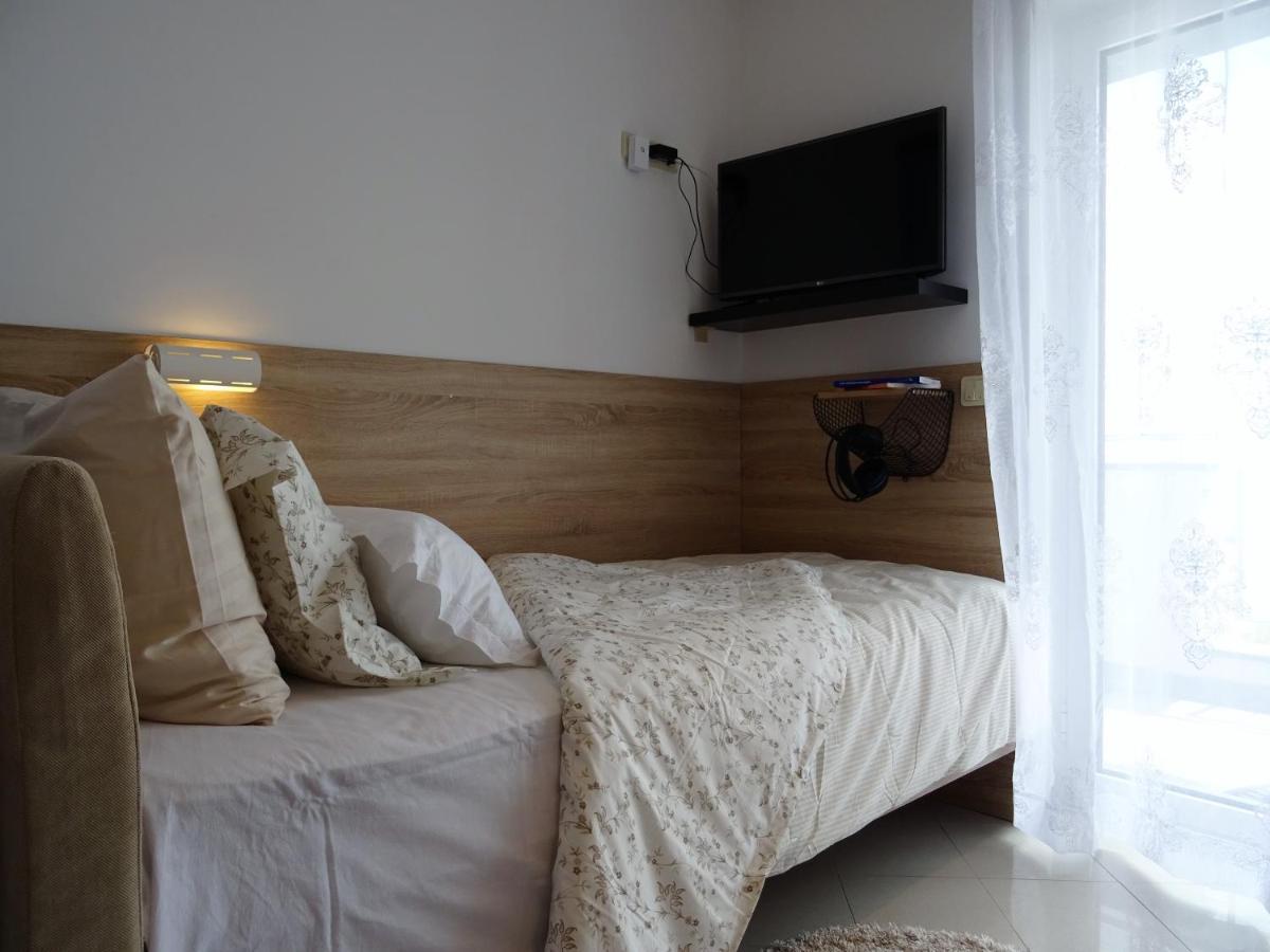 Apartments Topic Nin Luaran gambar