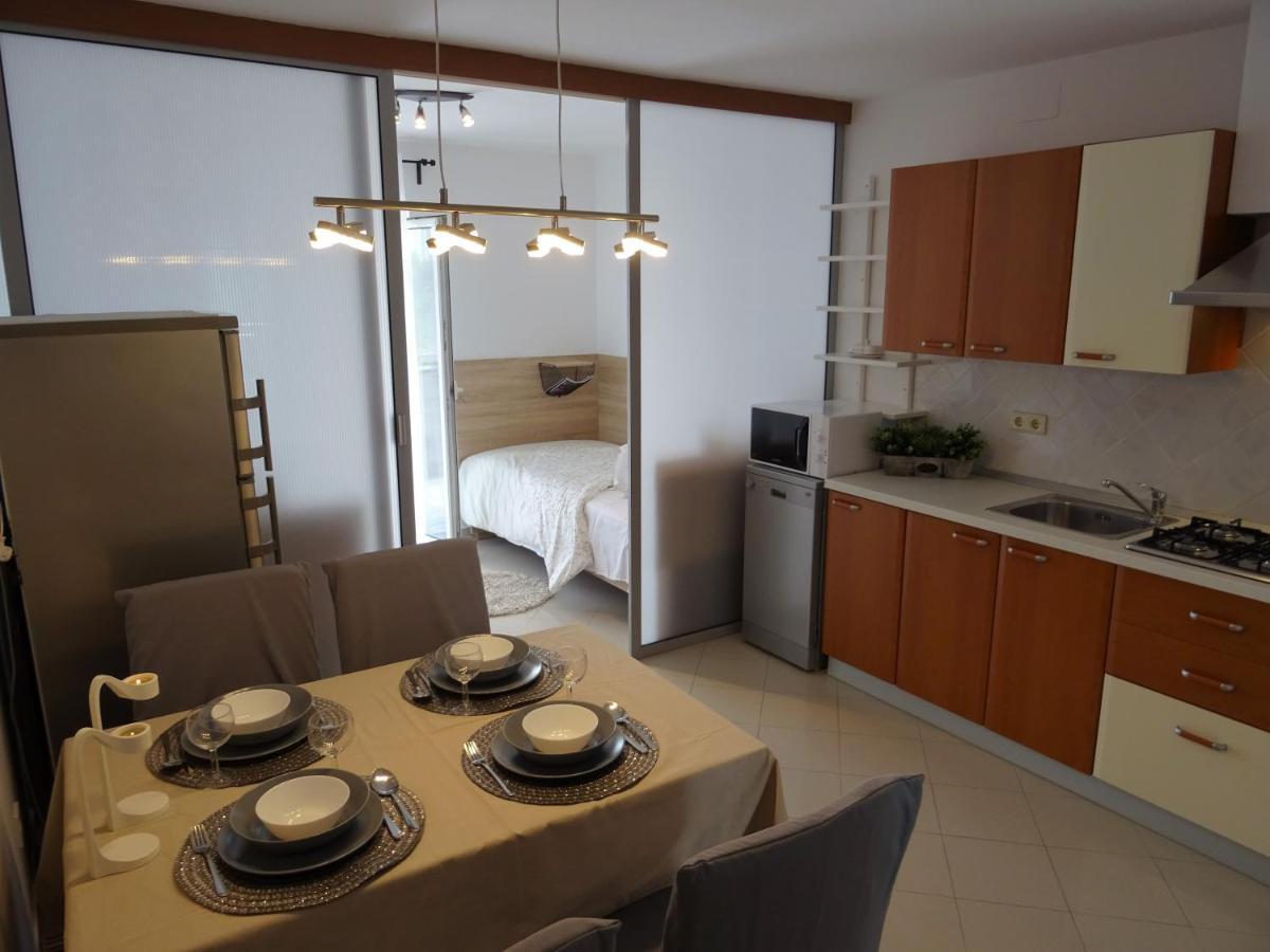 Apartments Topic Nin Luaran gambar