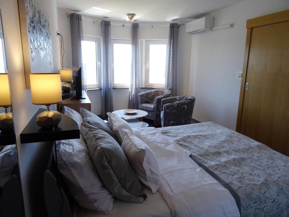 Apartments Topic Nin Luaran gambar
