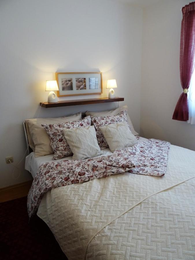 Apartments Topic Nin Luaran gambar