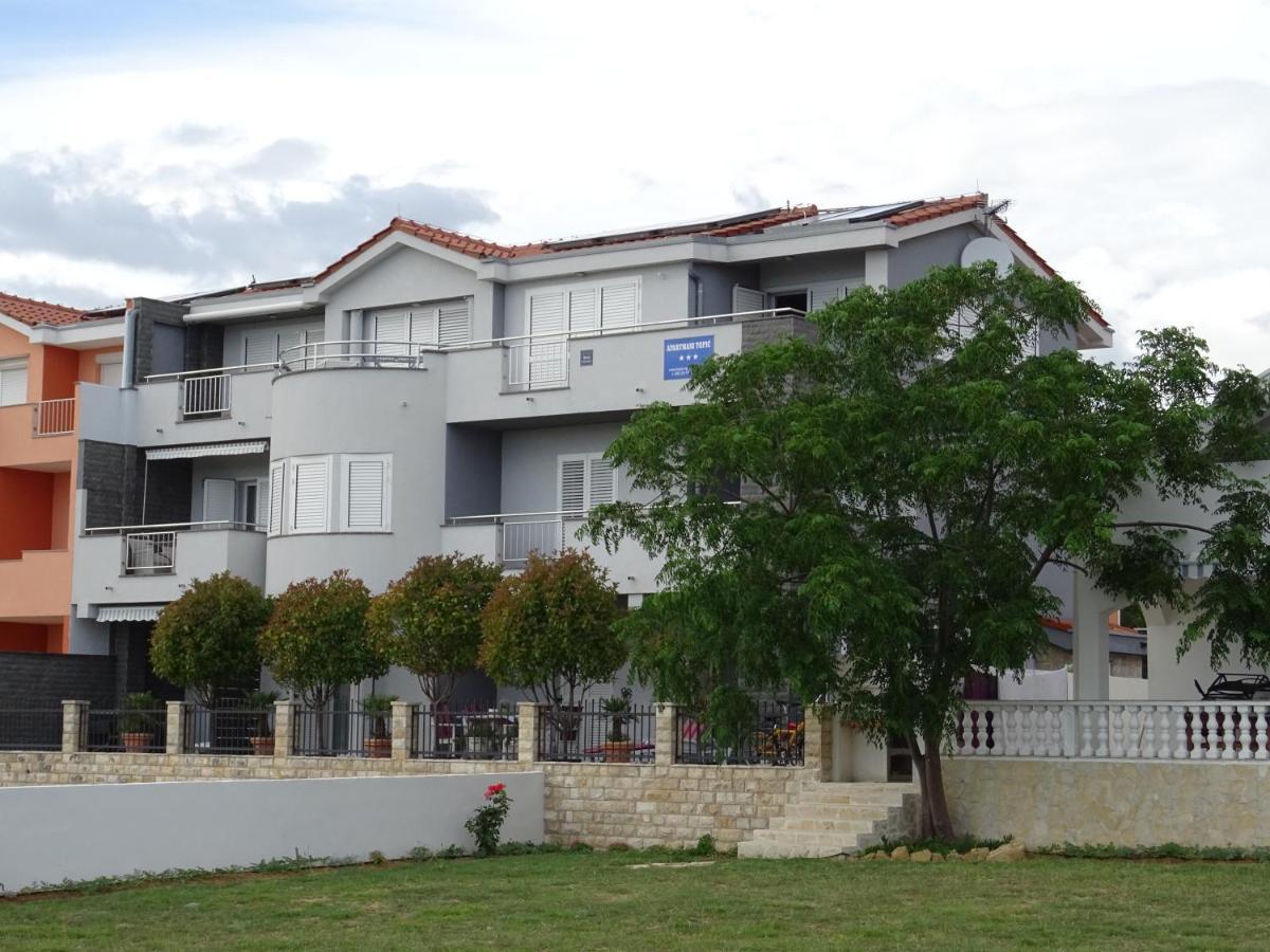 Apartments Topic Nin Luaran gambar