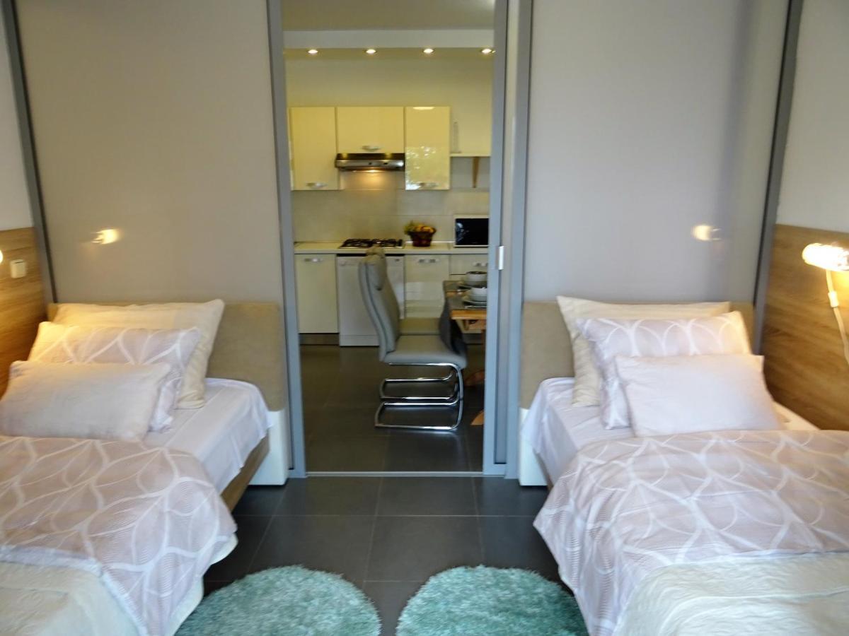 Apartments Topic Nin Luaran gambar