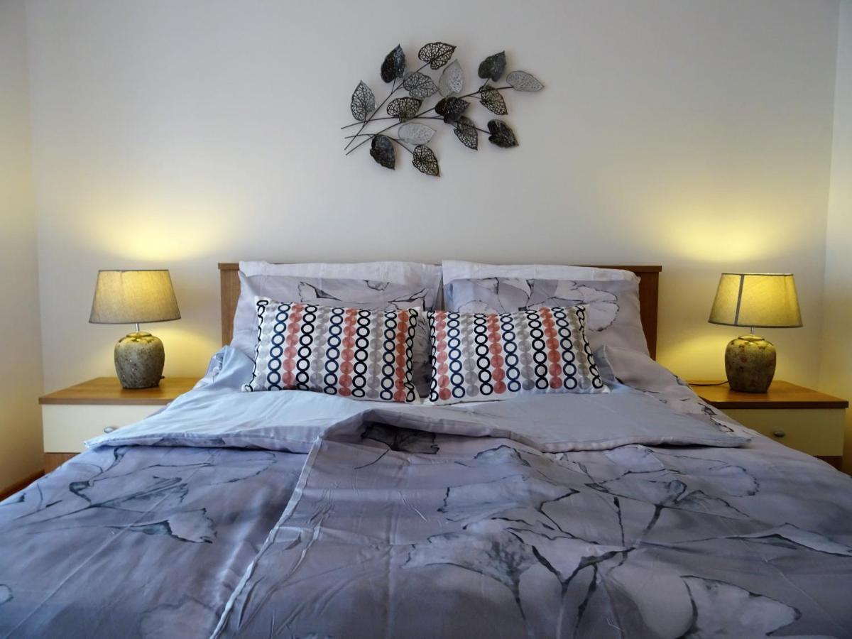 Apartments Topic Nin Luaran gambar